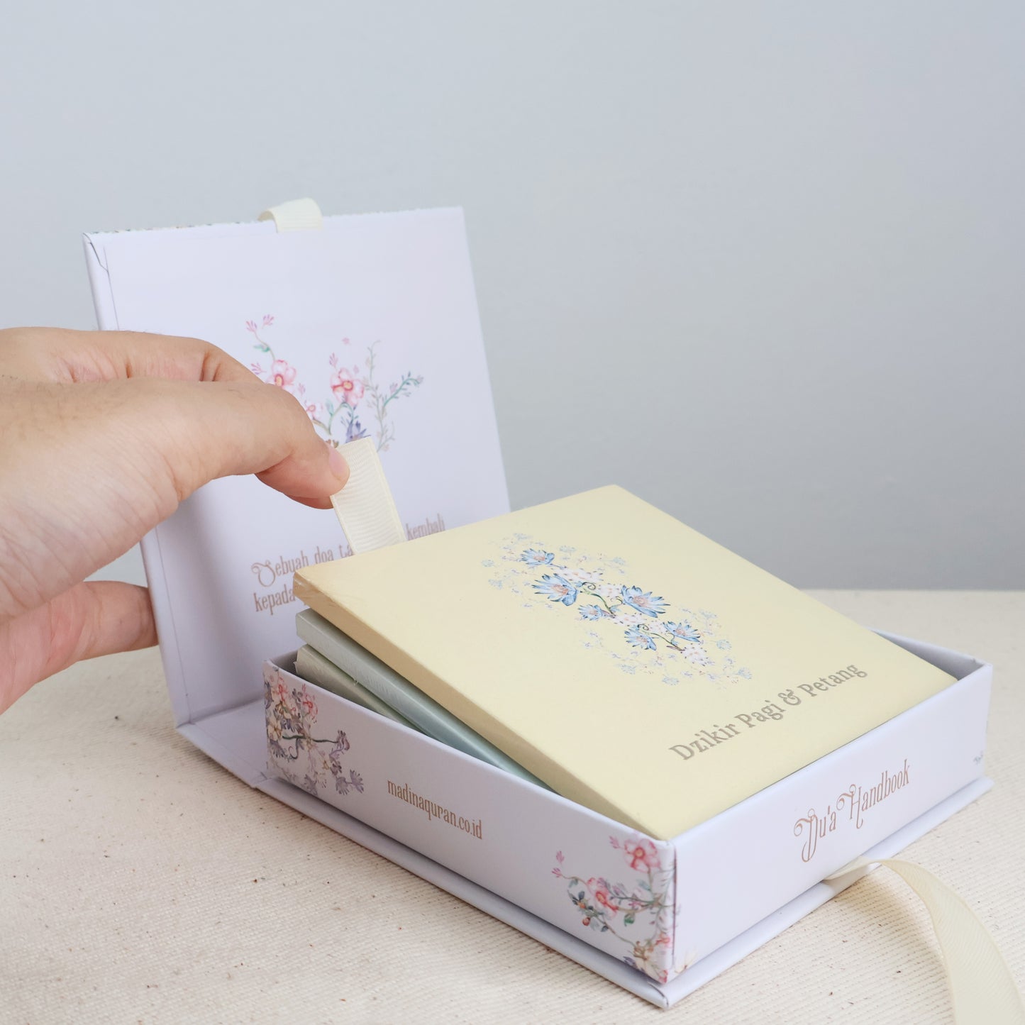 Madinaquran - Buku Set Doa Lengkap (Doa Harian, Dzikir Pagi Petang, Doa dalam al Quran, Doa untuk orang tersayang)